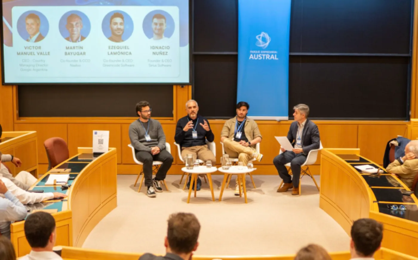 Martín Bayugar en un panel de founders en el Parque Empresarial Austral